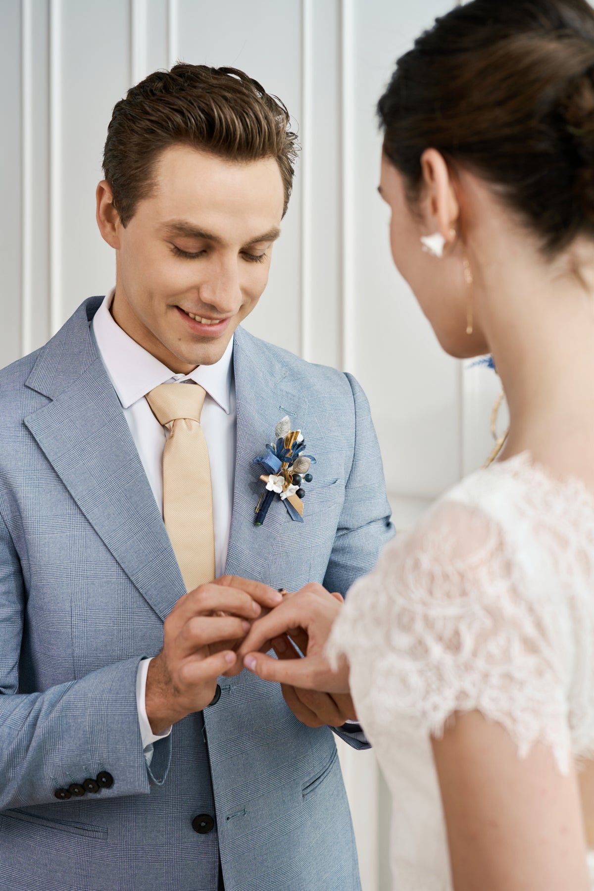 Boutonnieres in Stately Navy & Gold