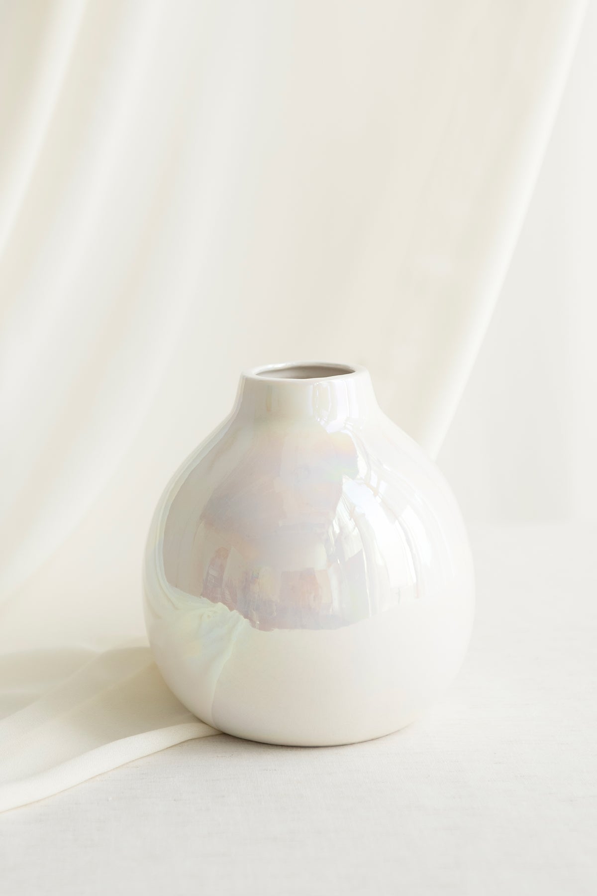 Round Ceramic Vase in Pearl White – Ling's Moment