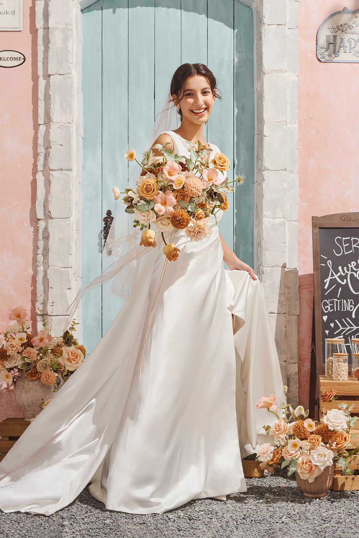 Medium Free-Form Bridal Bouquet in Sunny Peach & Apricot