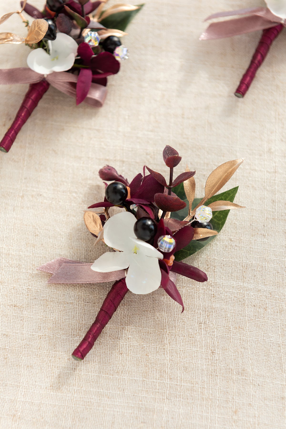 Boutonnieres for Guests in Romantic Marsala