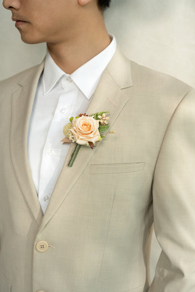 Boutonnieres in Sunny Peach & Apricot