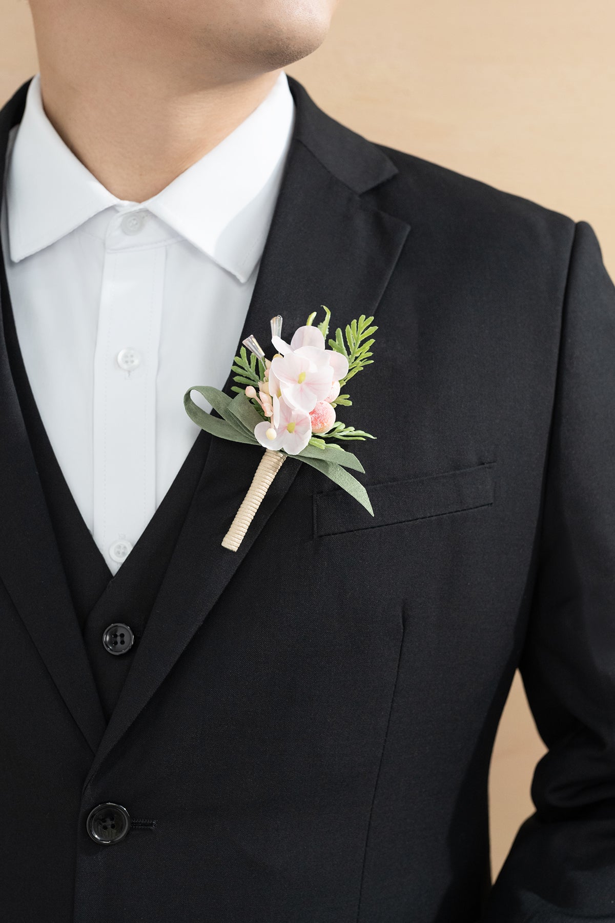 Boutonnieres for Guests in Garden Blush