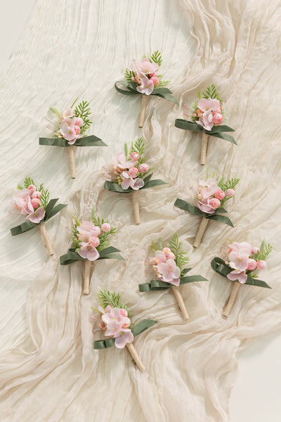 Boutonnieres for Guests in Garden Blush